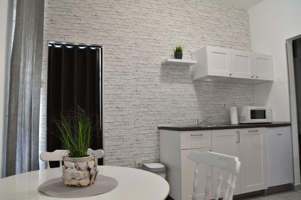 Studio Apartment Lumen Póla Kültér fotó