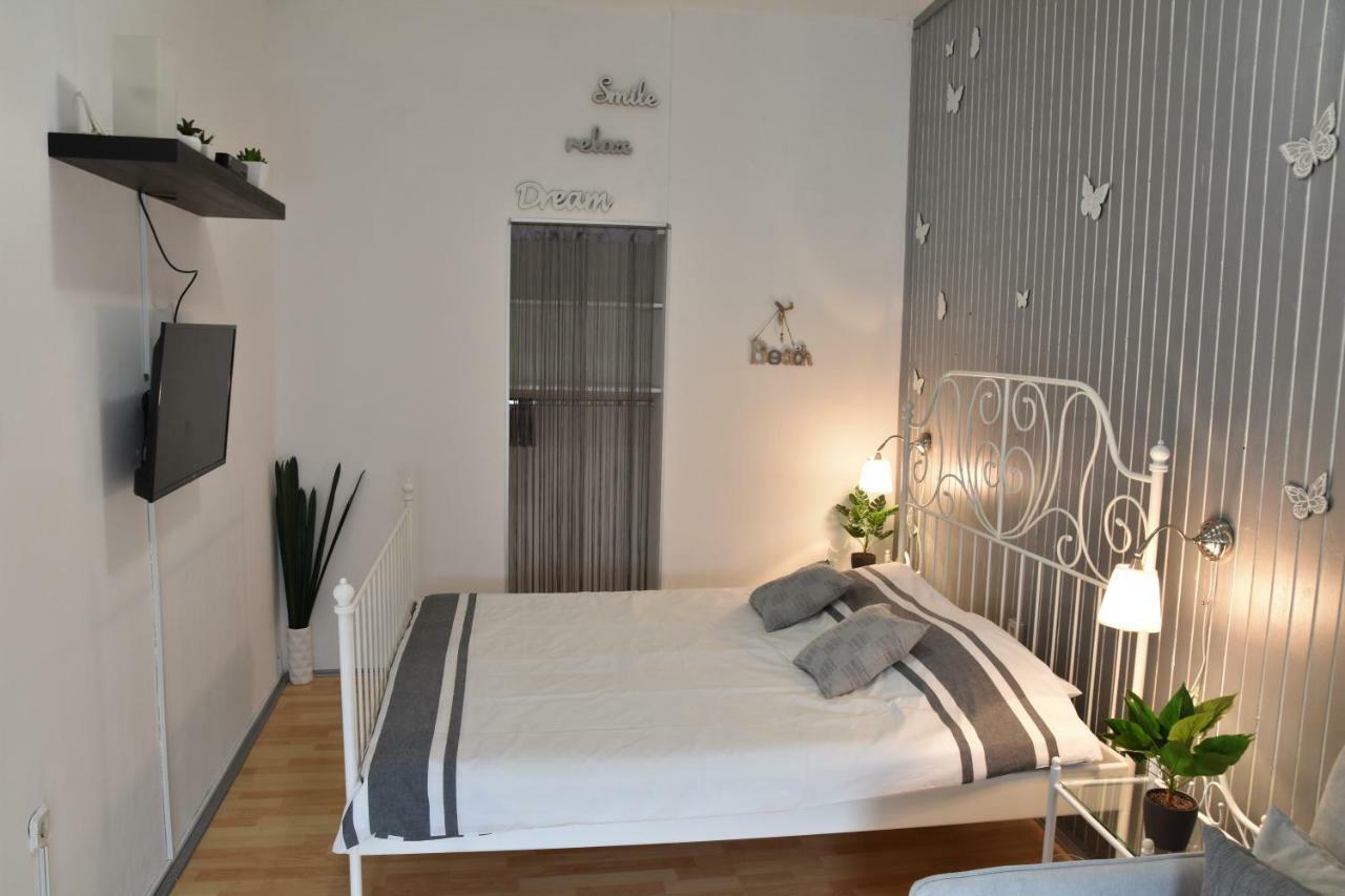 Studio Apartment Lumen Póla Kültér fotó